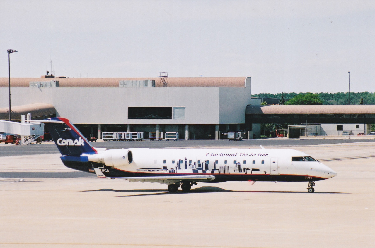 CVG Cincinnati N729CA 2000 (3)