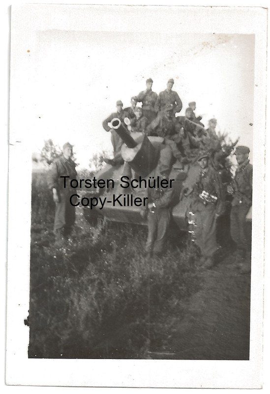 Russ.Sturmgeschütz L25 . Dt. Soldaten Tarnunifor