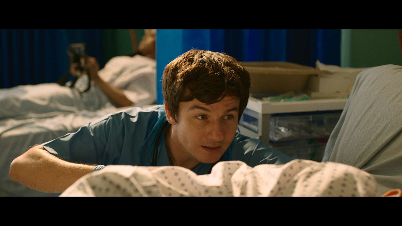 mpv-shot_Winnie.the.Pooh.Blood.and.Honey.2.2024.2160p.UHD.BDREMUX.DV.HDR.HEVC-Нечипорук_00_20_45_000