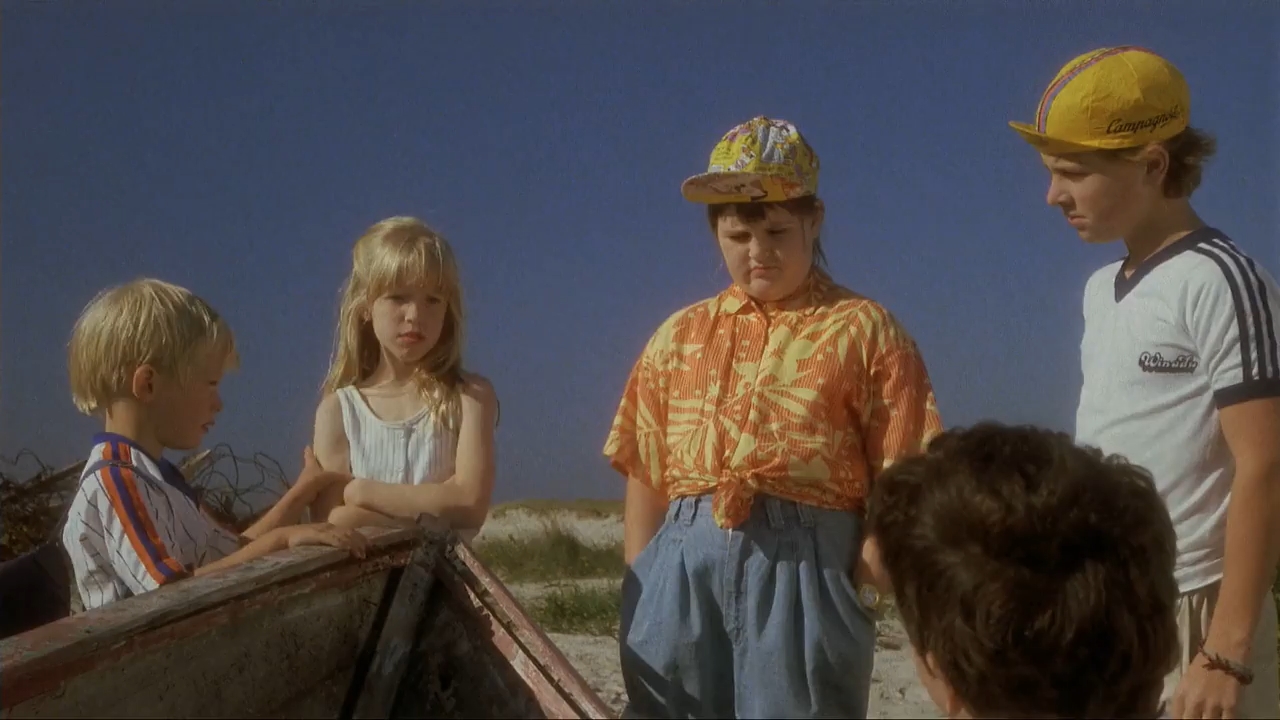 Rocket Gibraltar 1988 WebRip [Hindi + Tamil + Telugu + English] 480p 720p ESub Screenshot