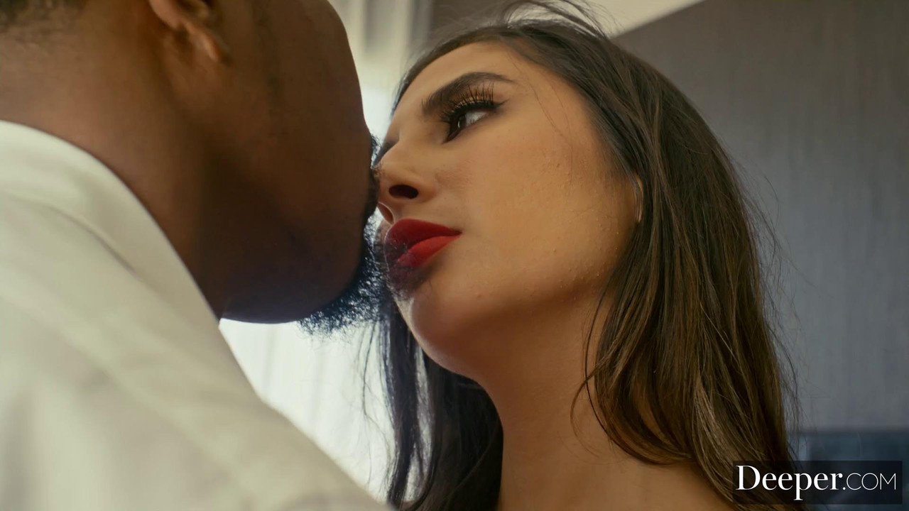 vlcsnap-2023-08-08-19h26m43s774