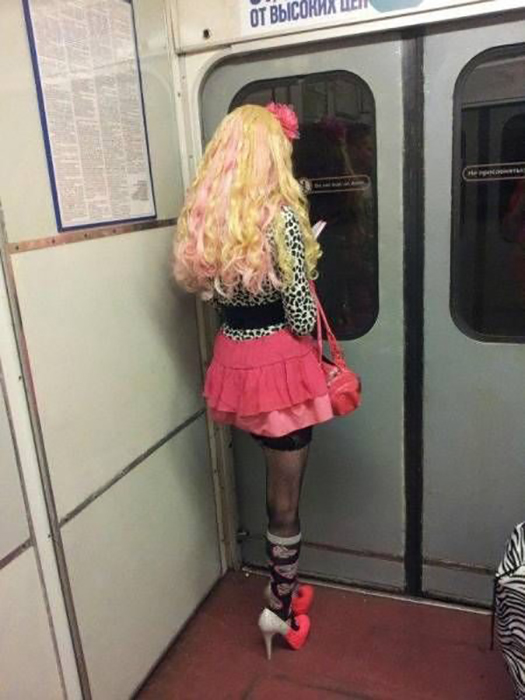 Вот такие забавных людей можно встретить в метро