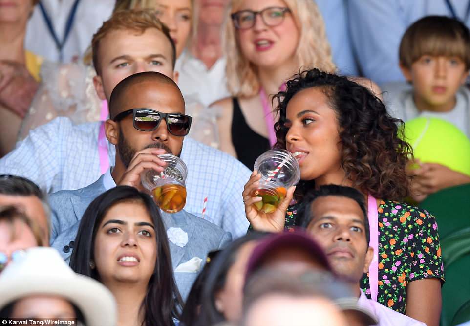 4DD7EFE200000578-5909231-image-a-46_1530541440102