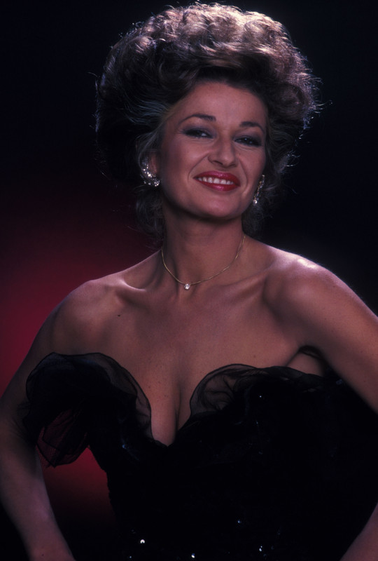 Stephanie_Beacham_a10