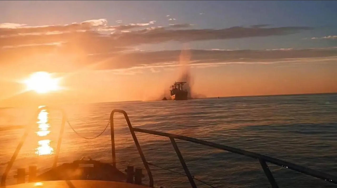 Buque con bandera de Panamá choca contra mina en Mar Negro, quedan dos heridos