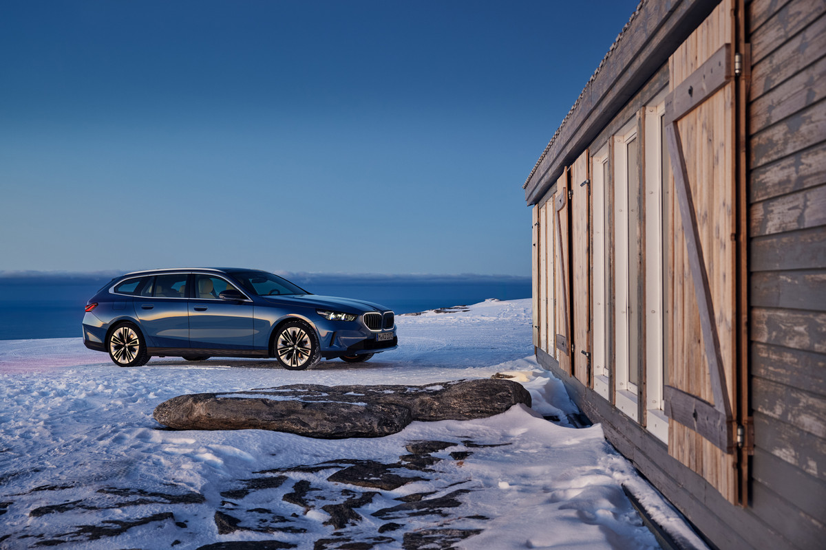 P90537376_highRes_the-new-bmw-520d-xdr