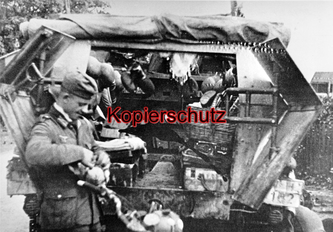 SD KFZ 251 Halbkettenfahrzeug hinten geföffnet