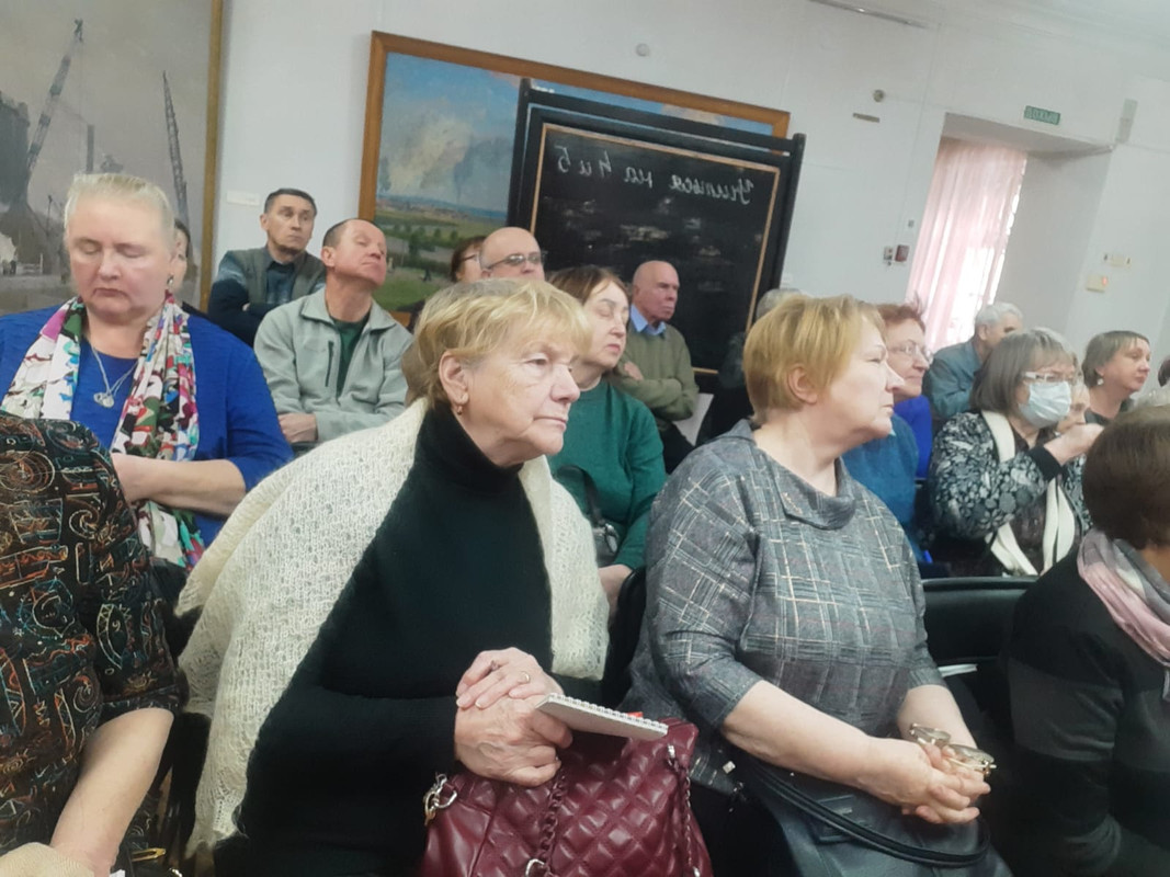 Родоведы во время заседания клуба.25 января 2025 г