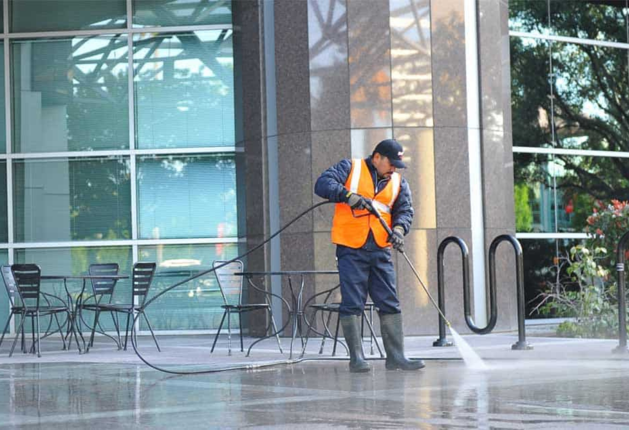 Limpieza-de-empresas-y-oficinas-con-nuestra-linea-de-productos-Line-Clean-(13)