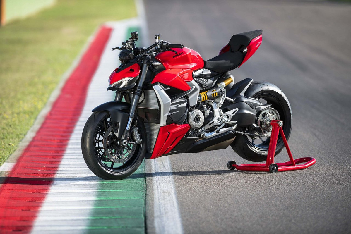 Новый мотоцикл Ducati Streetfighter V2 2022