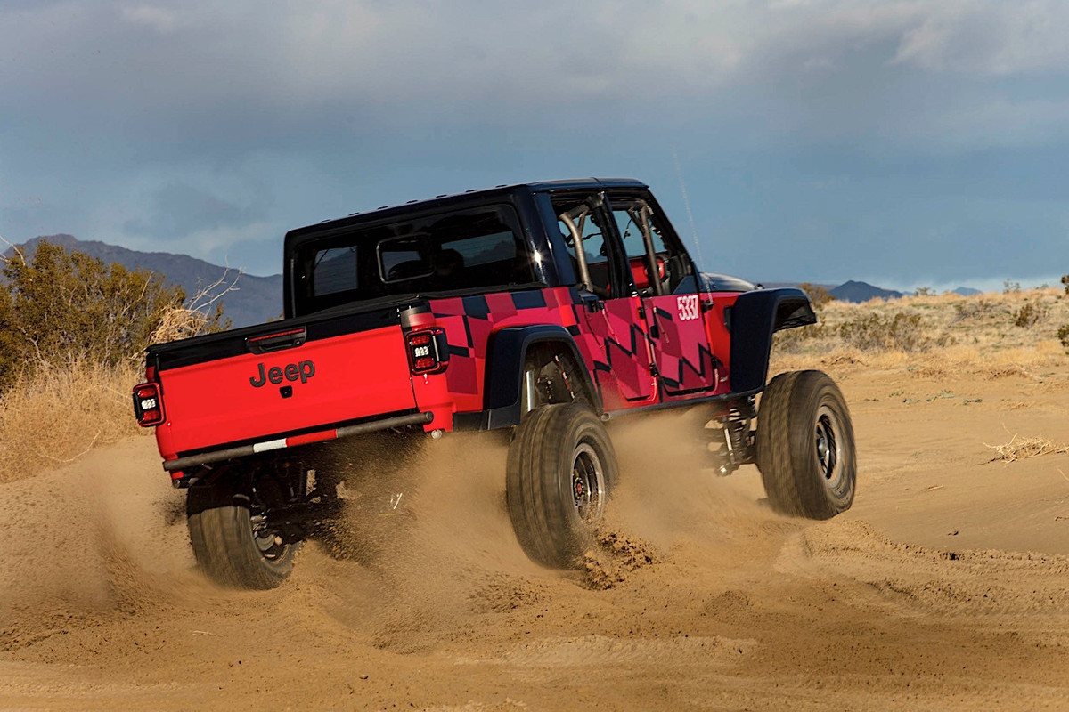 2020 Jeep Gladiator  (2)