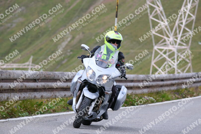 E3A94A19-627D-46C9-90A5-EC06C116E04B