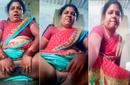 xxxmassag Aunty Spread Pussy for Lover