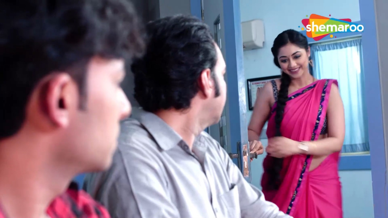 Rima Vohra Sexy Fleshy Big Deep Navel from Crime Show-Scenes Only.mkv_snapshot_00.05.805