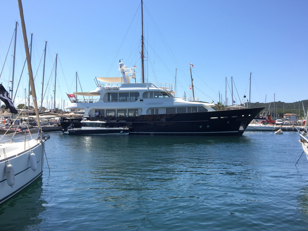 B9B1952D-22A2-4C2C-A059-B79E5607E15A