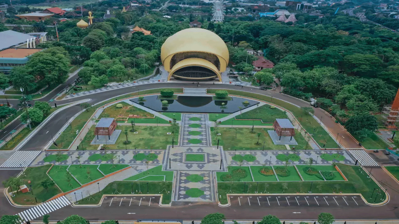 Taman Mini Indonesia Indah: Kekayaan Budaya Nusantara Dalam Satu Ikonik