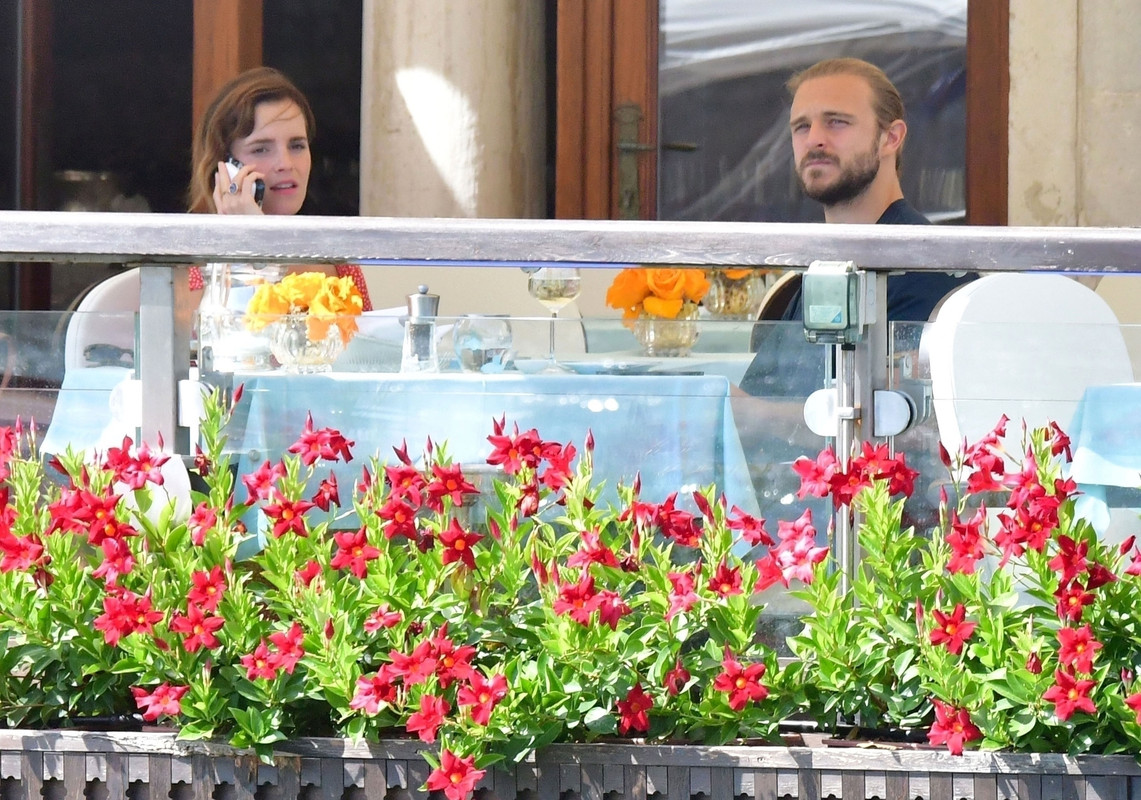 emmawatson-photogallery.blogspot.com (11)