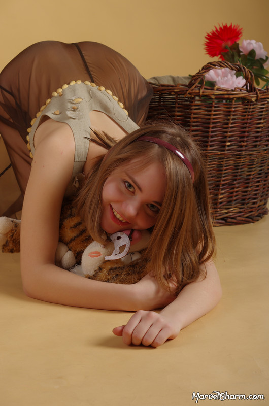 MarvelCharm_Nicolette-Basket-Lady-065