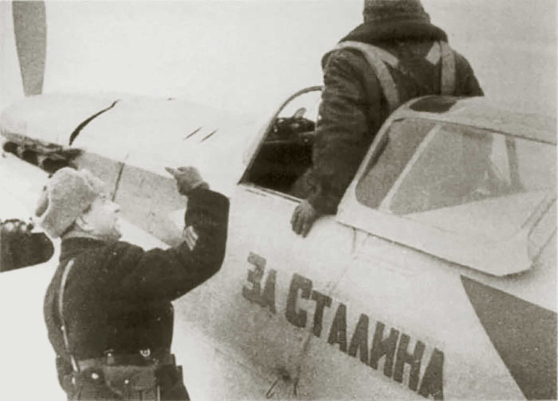 Mikoyan-Gurevich-MiG-3-172IAP-For-Stalin-23rd-Feb-1942-01