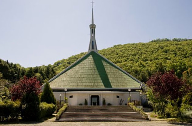 S. Maria di Valleverde e S. Lorenzo dans Apparizioni mariane e santuari S-Maria-di-Valleverde-e-S-Lorenzo-Arcidiocesi-di-Foggia-Bovino