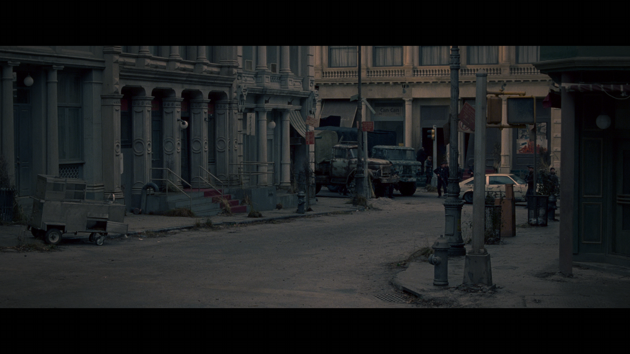 The.Expendables.2.2012.2160p.UHD.BDRemux.TrueHD.Atmos.HDR.DoVi.Hybrid.P8.by.DVT.mkv_snapshot_00.55.3