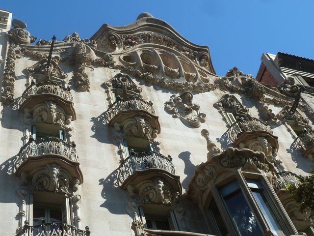 Dia 4 .- Barcelona. - Románico en Gerona. Y Modernismo en Barcelona. (3)