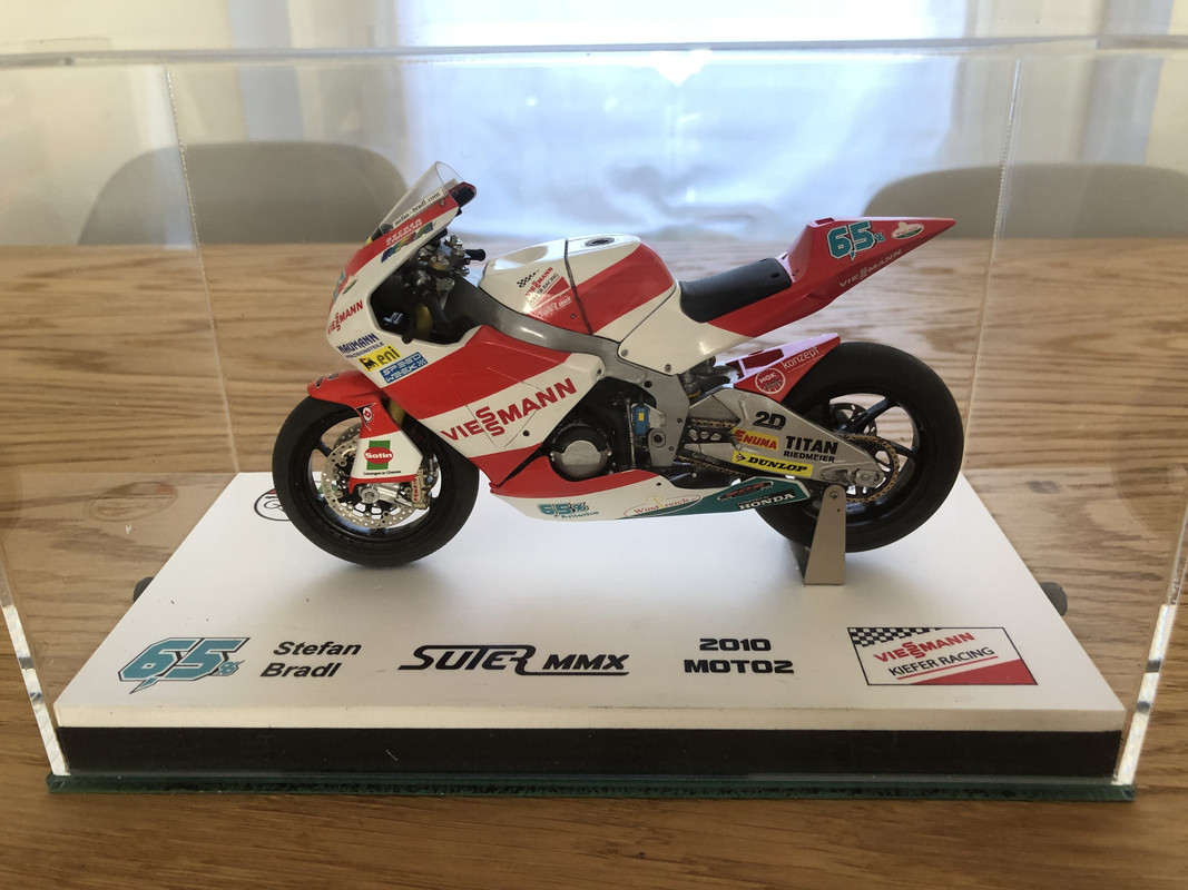 099FF284-2A25-46D7-94BD-C5B233289078