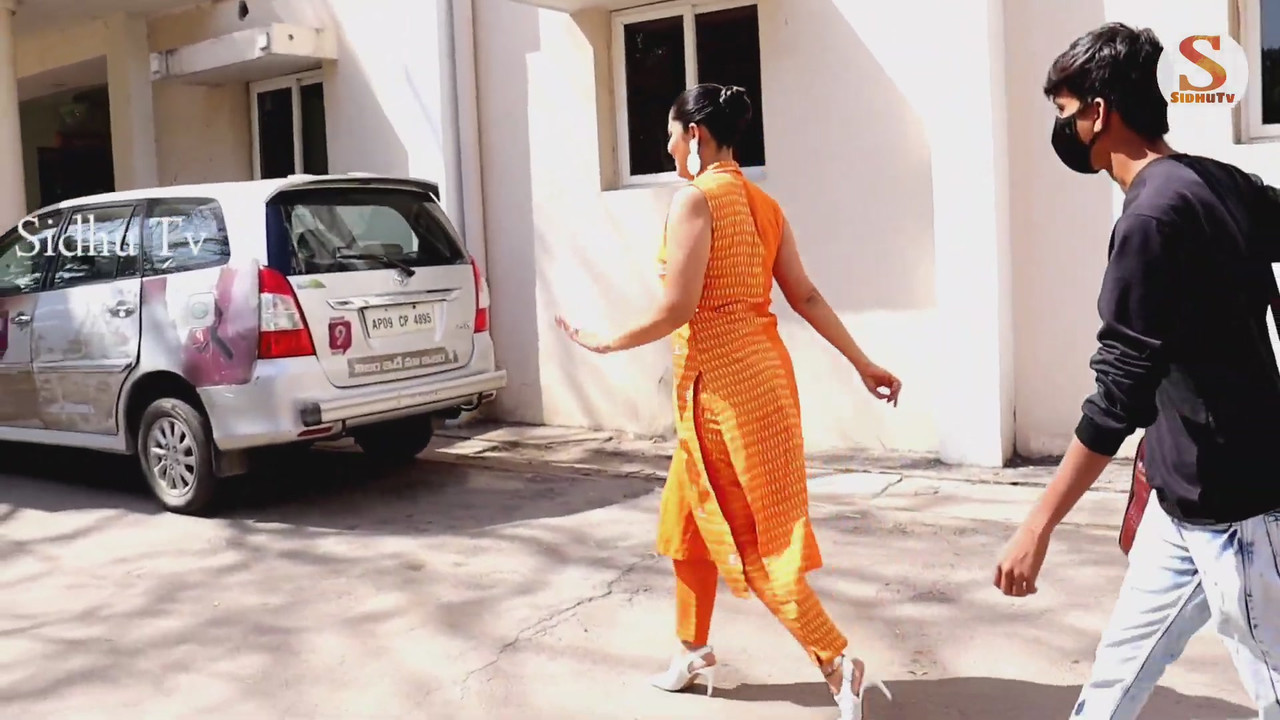 Actress Anasuya Bharadwaj Cute Orange Dress l Latest Movie DARJA Movie First Look House Full Talk[14