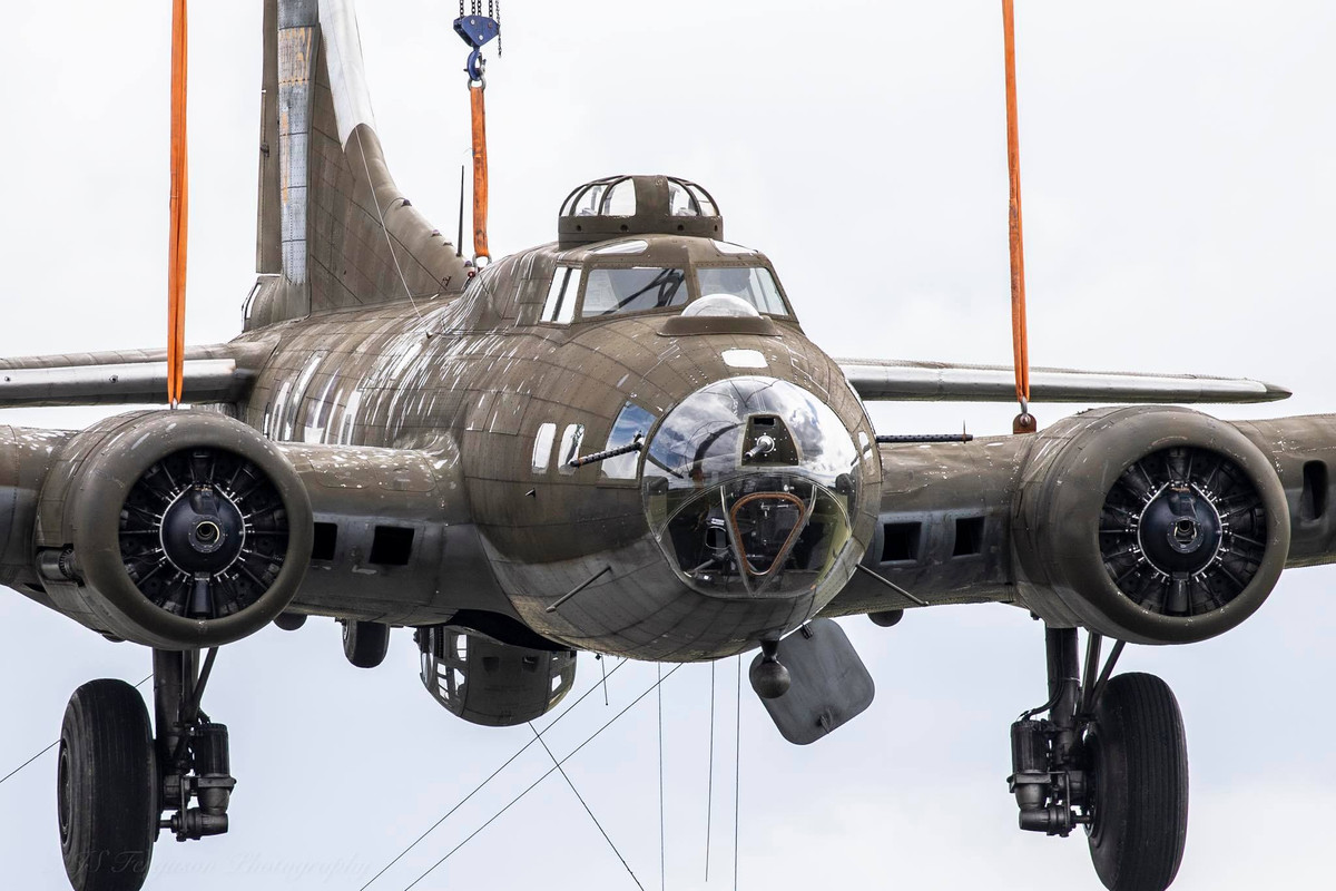 B-17  de la série « Masters of the Air » B-17-jpgtt