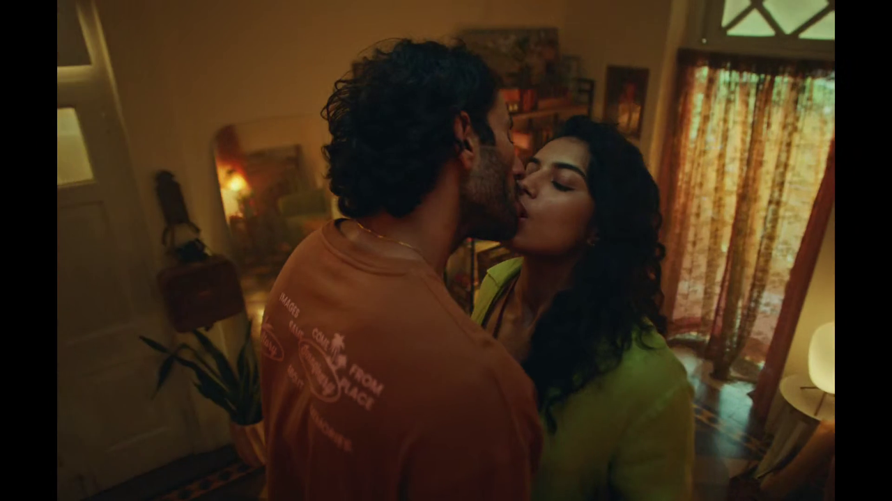 [Image: vlcsnap-2025-12-21-22h12m24s871.png]