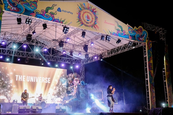 Pertama kali digelar sejak tahun 2006, Sanur Village Festival menjadi salah satu acara musik tahunan yang paling dinanti. Pada tahun ini, Sanur Village Festival berlangsung selama lima hari pada 17-21 Agustus 2022.