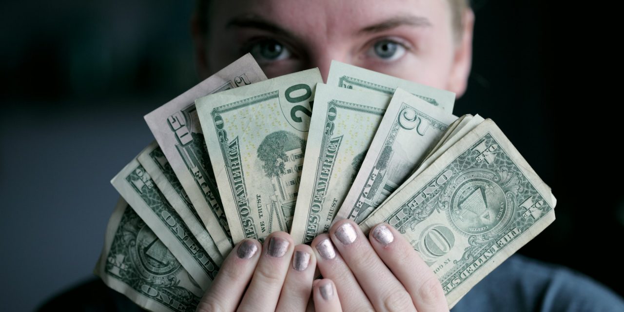 Money Lessons Every Parent Should Teach Their Teens