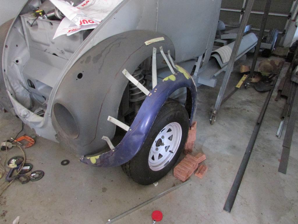 Building up the Front fenders (6)