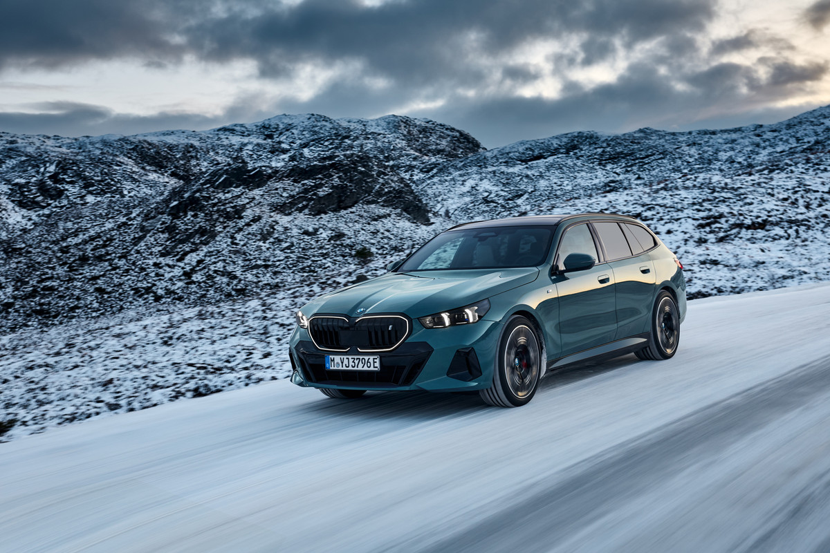 P90537311_highRes_the-new-bmw-i5-edriv