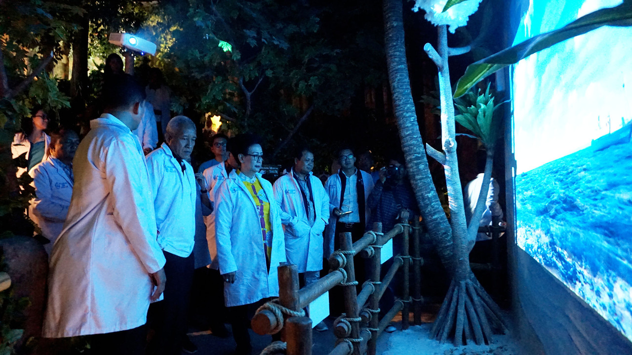 Tamu-VVIP-Menyaksikan-Beach-Mapping-di-Dalam-Area-Museum-Air.