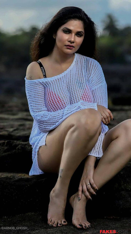 Aabha Paul Cleavage (16)