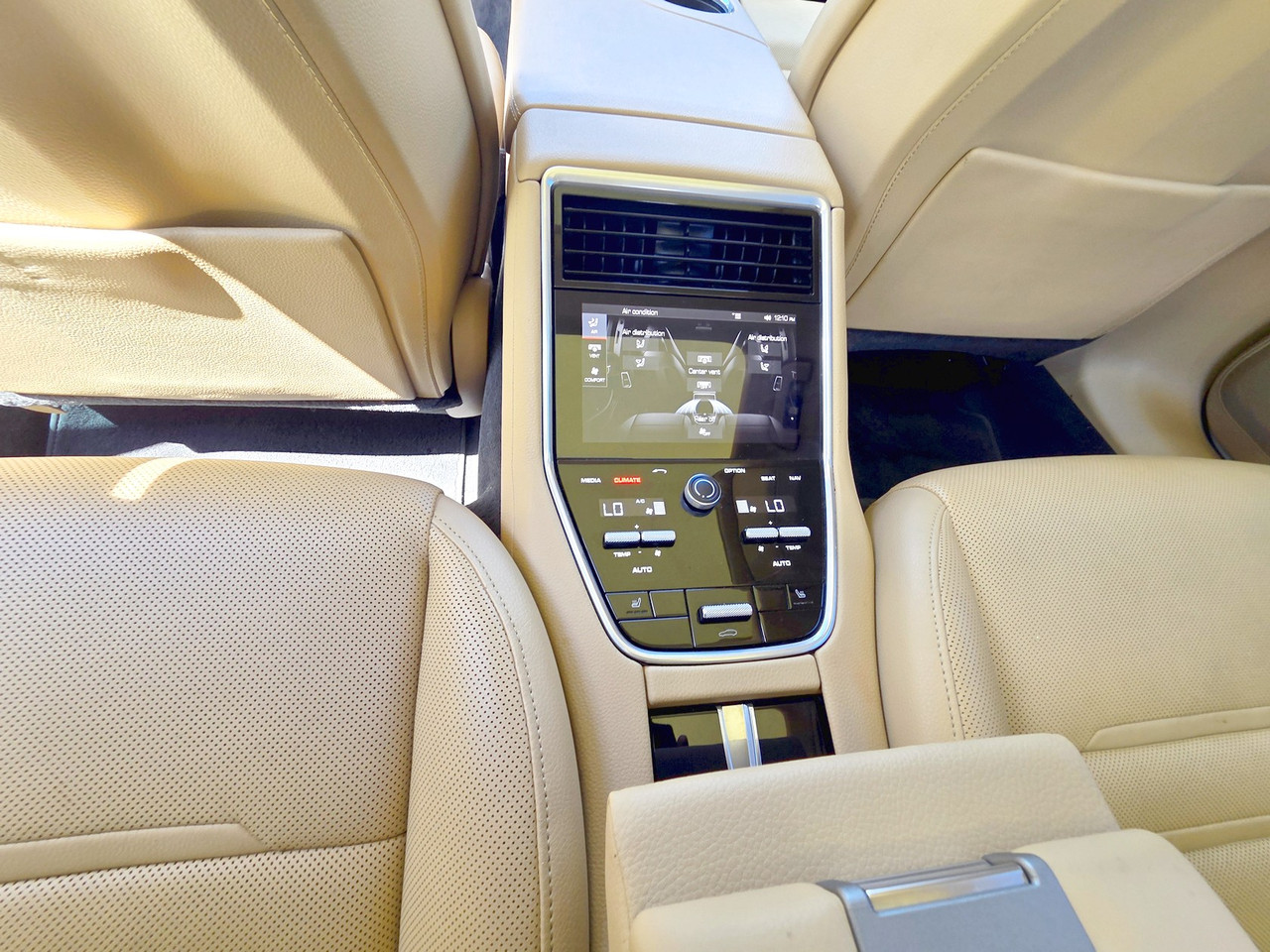 Vehicle thumbnail 25