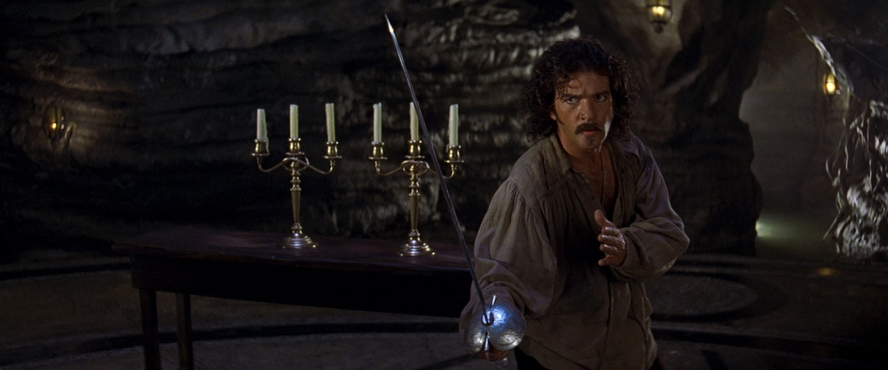 The Mask of Zorro 1998 (1080p x265 10bit Tigole).mkv_snapshot_00