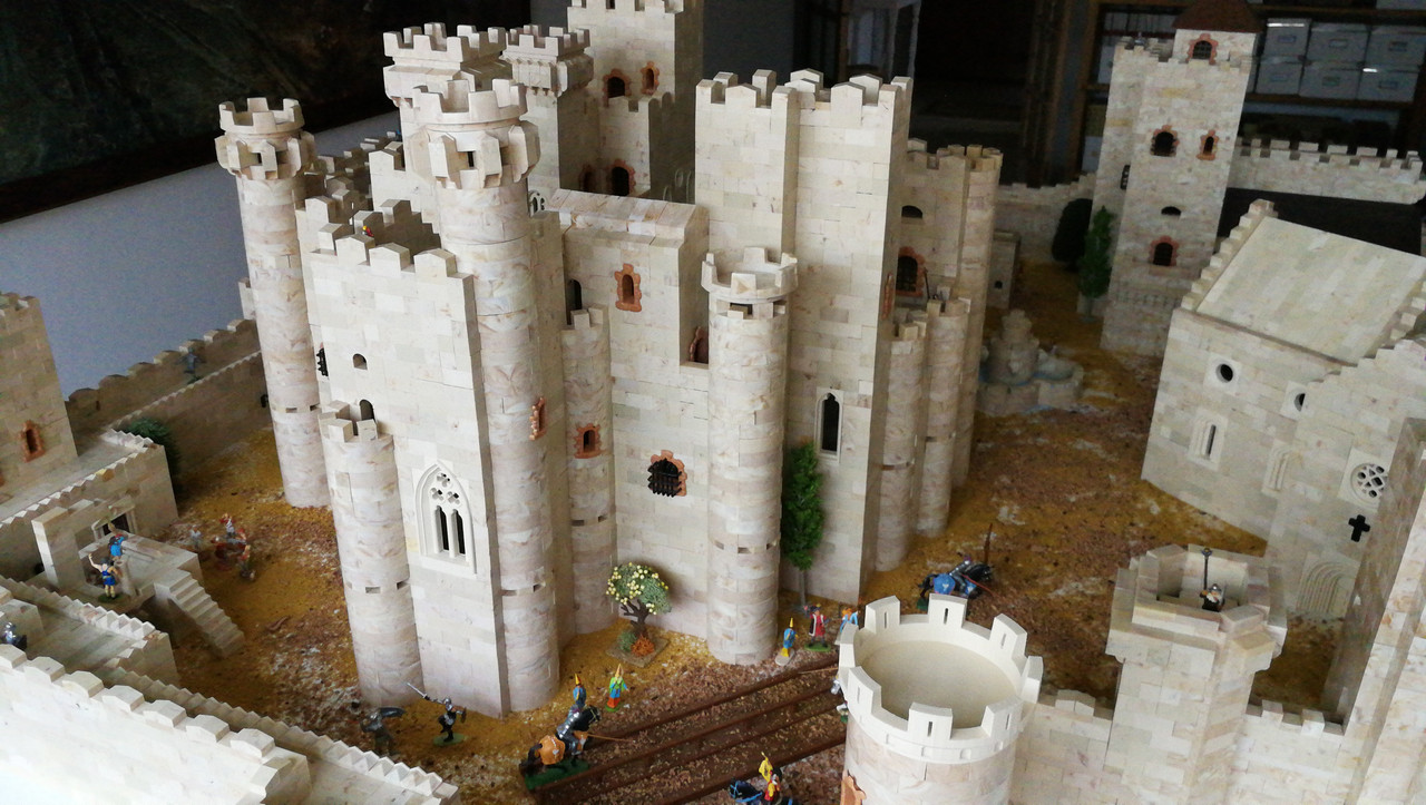 43 Castillo trasera 01