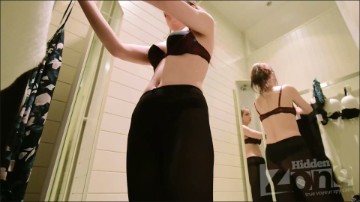 [Image: Voyeur25965091458.jpg]