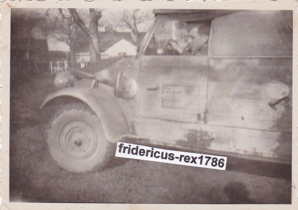 Foto elite T-Div. VW Typ 82 Kübelwagen camo Sd.K