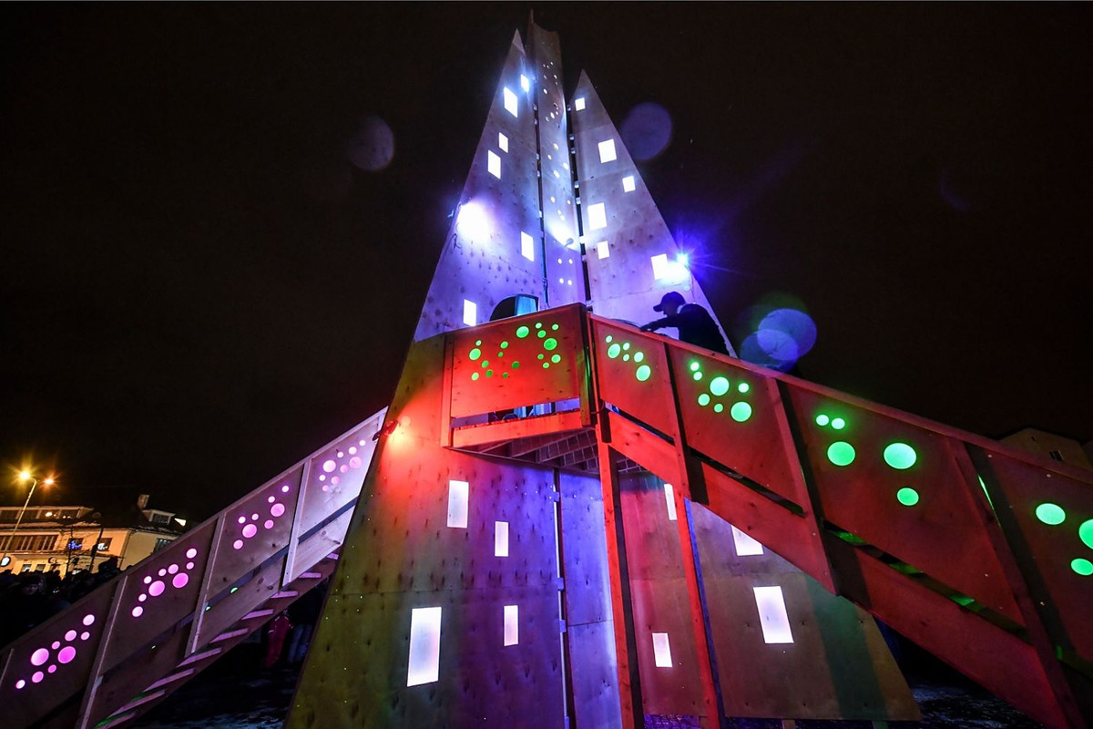 C0C960A6-7FDC-4FCC-BA43-B89086F11857