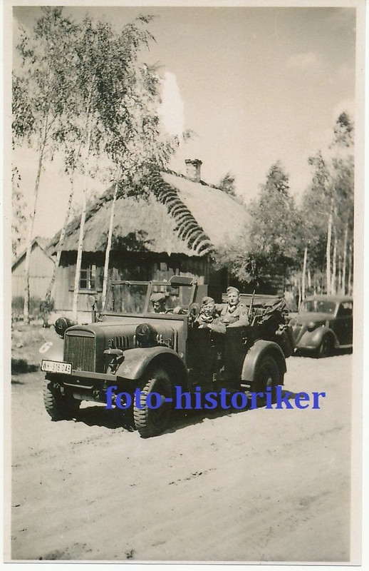 Kameraden mit PKW Kübelwagen KFZ 1 BMW Kennung G