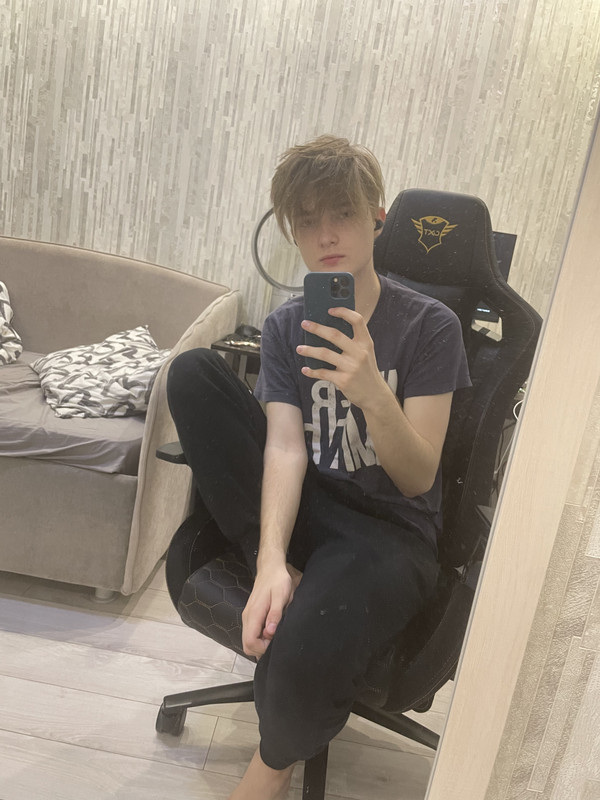 F497F734-58C5-47B0-9D93-05B074422239