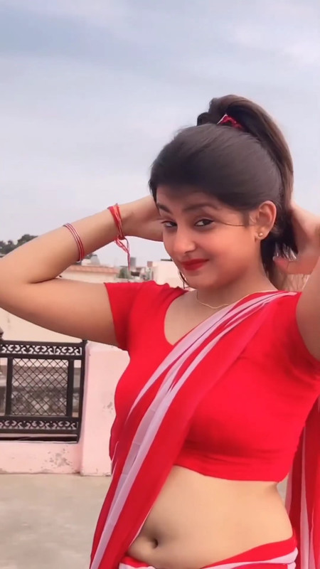 [Image: sanchita-sexy-navel-in-red-saree-mp4-sna...11-486.jpg]