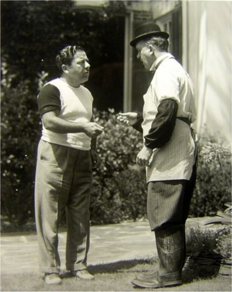monty y stan laurel (Great Guns)