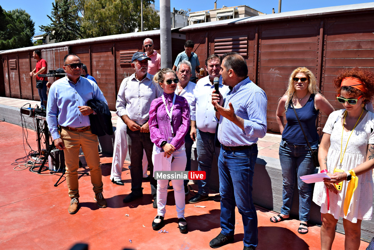 ΛΟΥΛΟΥΔΕΝΙΑ ΠΑΡΕΛΑΣΗ DSC_1556