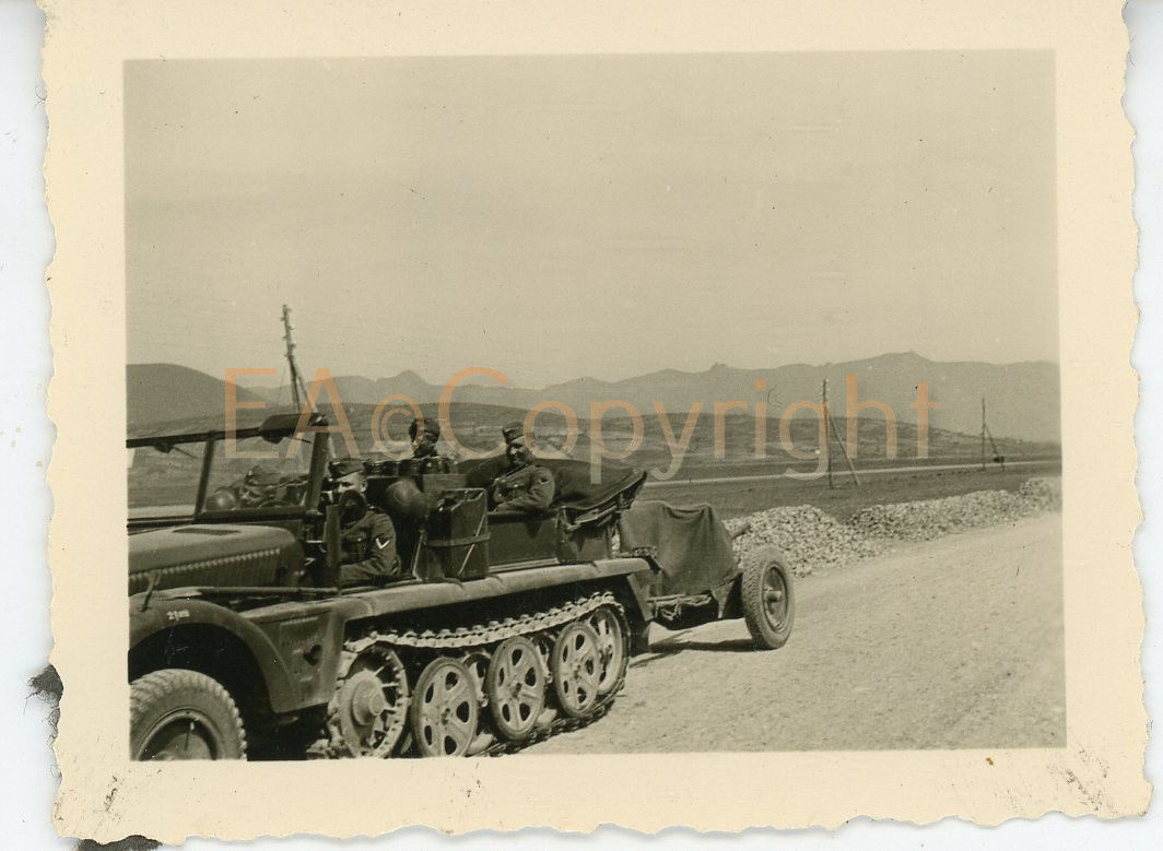 Russland Kämpfe Halbkette Sd.Kfz. PAK Geschütz Artillerie Foto