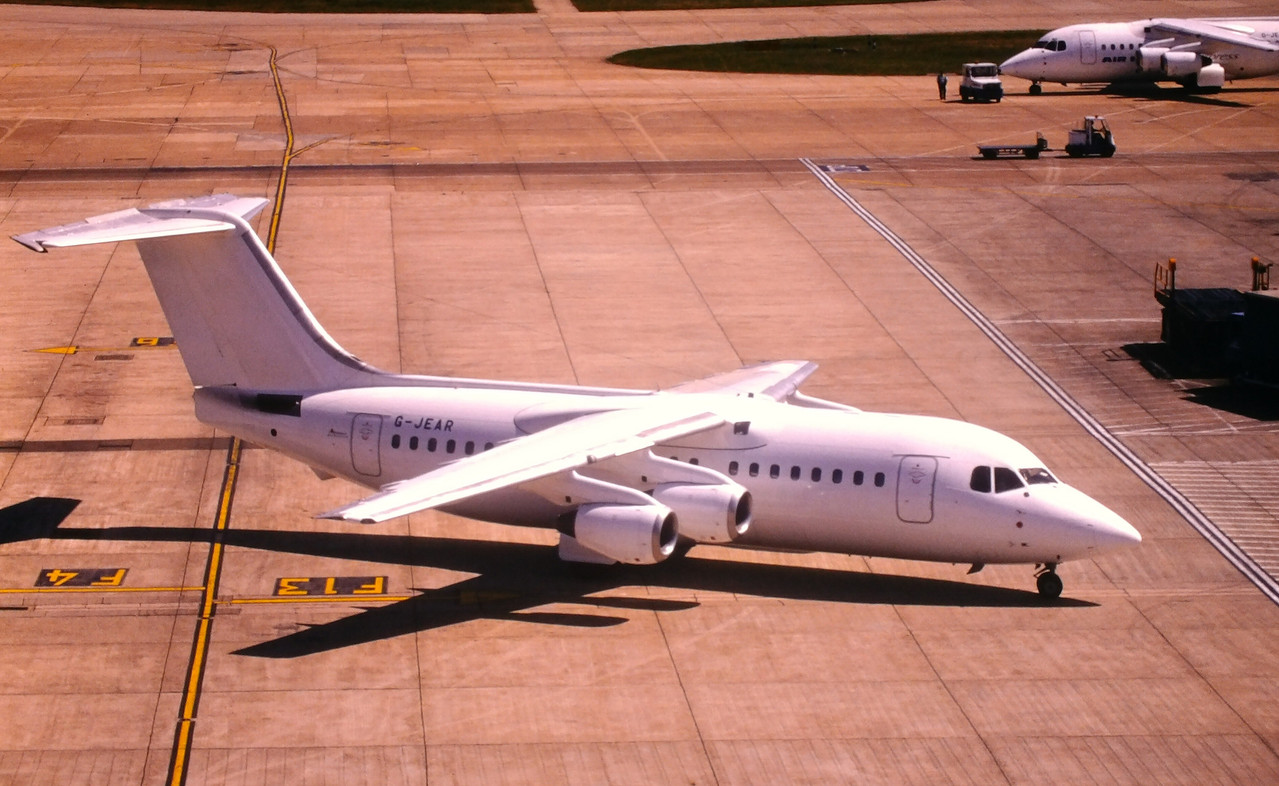 LHR 1997 (G JEAR)