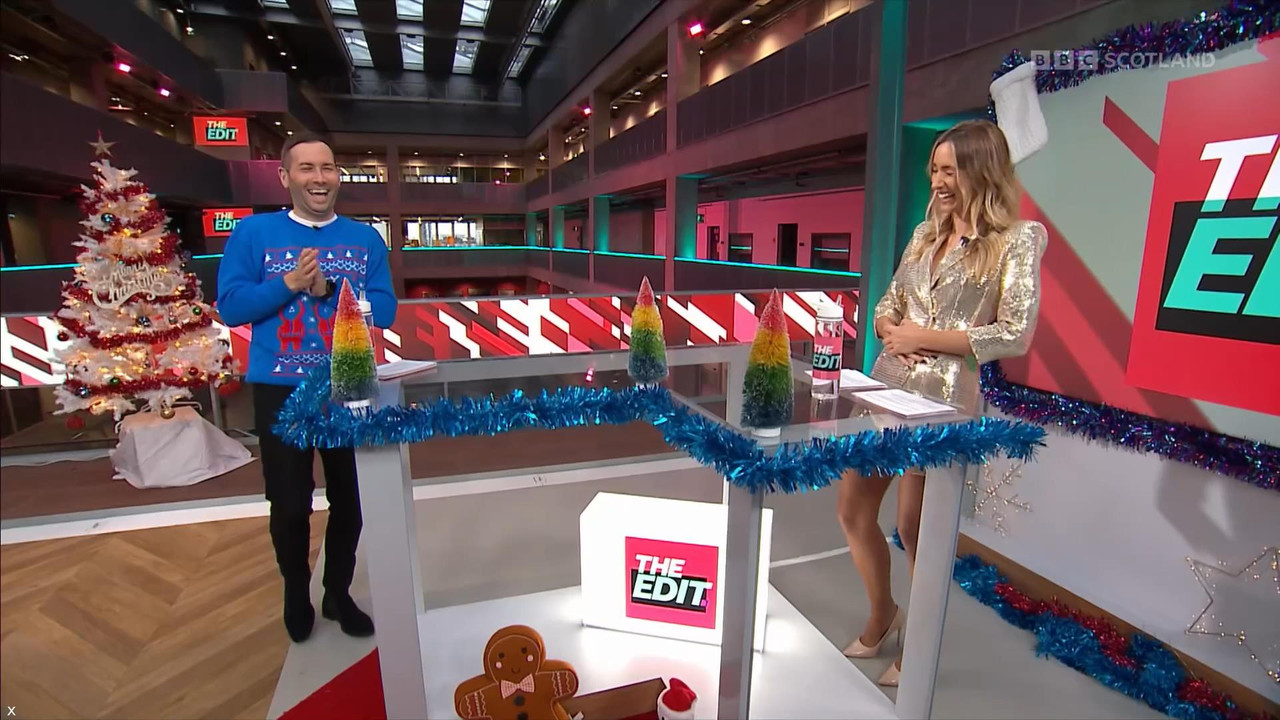 12.25 - 20.00.00 - The Edit Christmas Special. Amy Irons and David Fa....ts_snapshot_21.27_[2021.12.